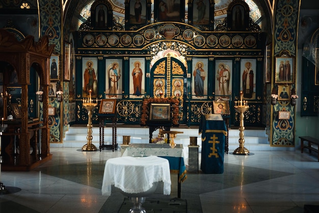 Interno di una chiesa ortodossa in Russia