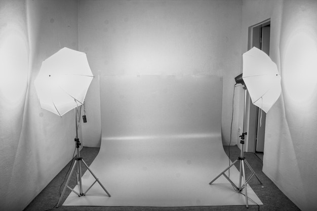 Interno di una sala studio illuminata
