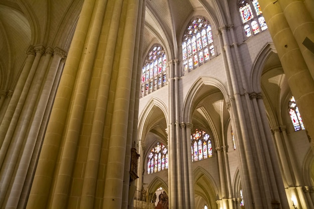 Interno maestoso della cattedrale di Toledo, Spagna. Dichiarato Patrimonio dell'Umanità dall'Unesco