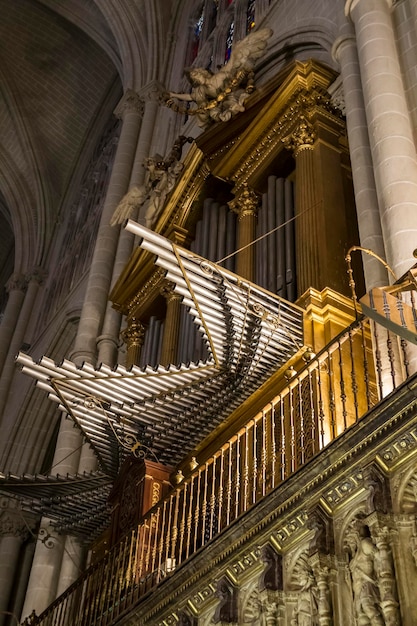 Interno maestoso della cattedrale di Toledo, Spagna. Dichiarato Patrimonio dell'Umanità dall'Unesco