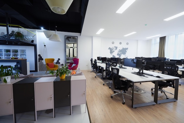 Interno vuoto di design moderno Open Plan Start up Office