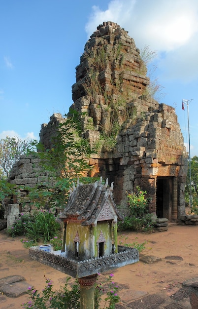 intorno a Phnom Sampeou