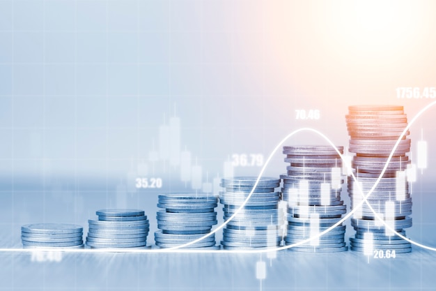 Investimento in borsa e concetto di profitto aziendale, doppie esposizioni di aumento delle monete impilate con linea tecnica e grafico a candele.