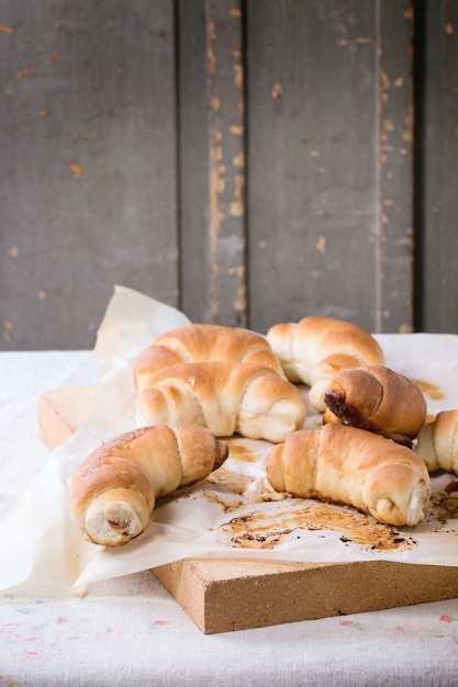 Involtini di mezzaluna appena sfornati