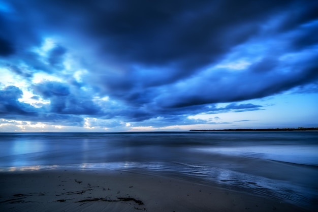 Ipnotizzante vista dell'alba sulla Sunshine Coast, Queensland, Australia, regione senza Covid