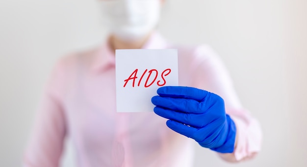 Iscrizione acronimo di AIDS. malattia virale. concetto di salute