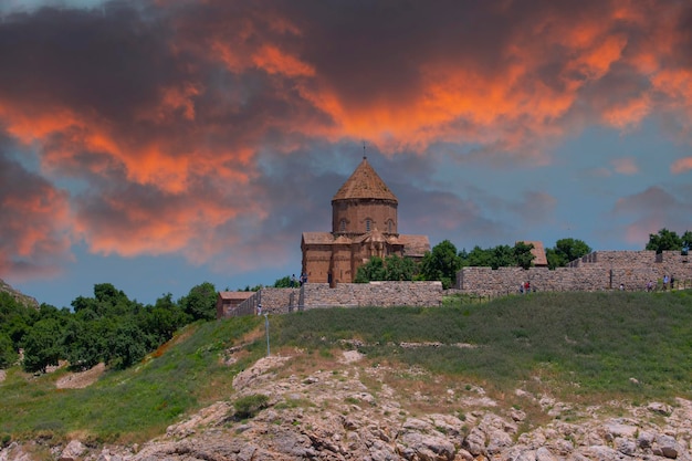 Isola Akdamar nel lago Van La chiesa cattedrale armena della Santa Croce