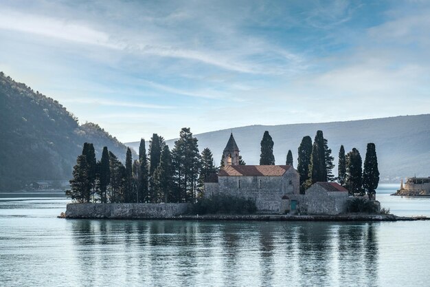 Isola di San Giorgio - Sveti Dorde. Isola di San Giorgio nella baia di Kotor a Perast in Montenegro, con il monastero benedettino di San Giorgio