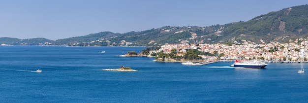 Isola di Skiathos Grecia città panoramica città vista panoramica paesaggio Mar Mediterraneo viaggio Egeo