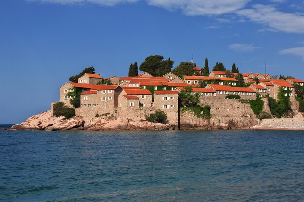 Isola di Sveti Stefan nel mare Adriatico, Montenegro