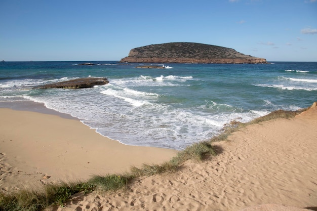 Isola e Comte Beach a Ibiza, Spagna