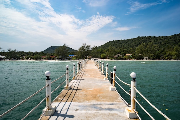 Isola Koh Rong Samloem Sihanoukville Pier sulla spiaggia di Koh Rong Samloem isola in Cambogia in Paradise Island Villa Koh Rong Samloem Cambogia