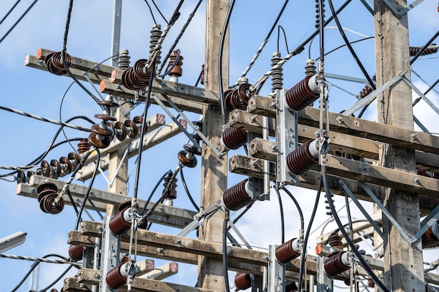 Isolamento elettrico ad alta tensione in una sottostazione elettrica