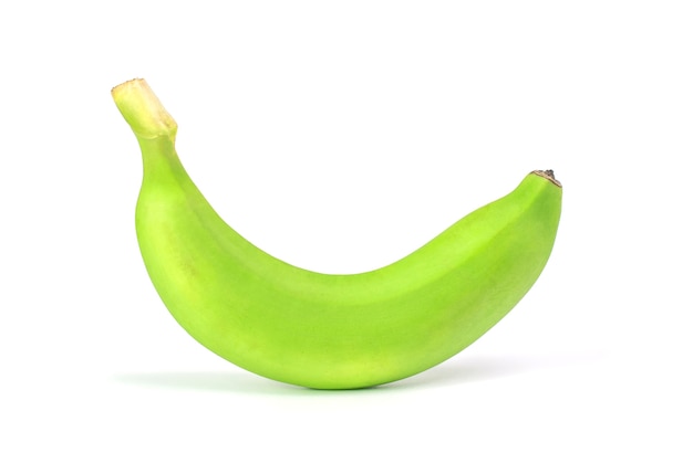 Isolato crudo della banana su fondo bianco