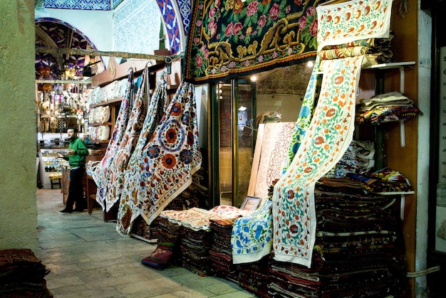 ISTANBUL, 22 novembre Persone che fanno shopping al Grand Bazar di Istanbul, Turchia