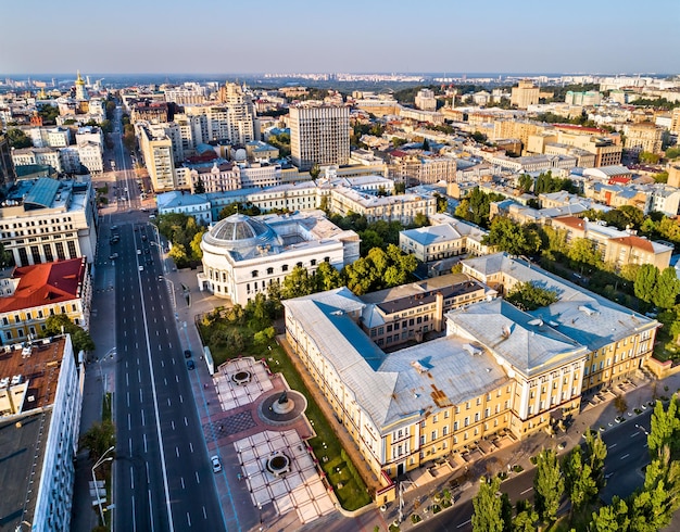 Istituto di filologia e casa del consiglio centrale o casa degli insegnanti a kyiv ucraina prima della guerra wi