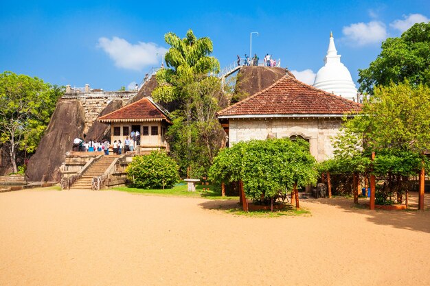 Isurumuniya è un tempio buddista ad Anuradhapura, nello Sri Lanka. Anuradhapura è una delle antiche capitali dello Sri Lanka.
