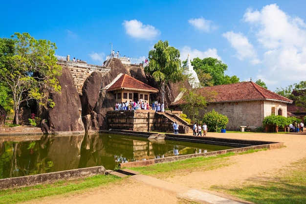 Isurumuniya è un tempio buddista ad Anuradhapura, nello Sri Lanka. Anuradhapura è una delle antiche capitali dello Sri Lanka.