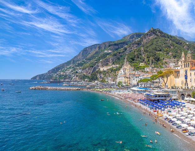 Italia Città di Amalfi colorata architettura e Campania Costiera Amalfitana paesaggi sito UNESCO