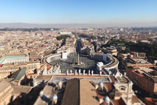 Italia Roma Vaticano Cattedrale di San Pietro vista dall'alto della piazza piazza principale panorama della città