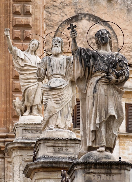 Italia Sicilia Modica Provincia di Ragusa Cattedrale di San Pietro del XVIII secolo aC statue barocche