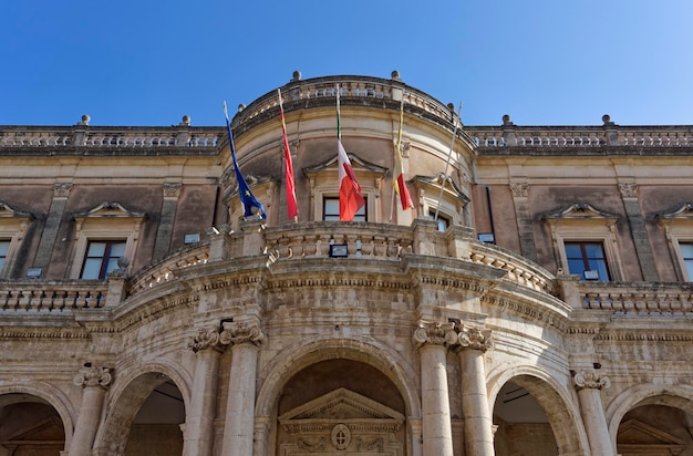 Italia Sicilia Noto Provincia di Siracusa Palazzo Ducezio facciata barocca 1746