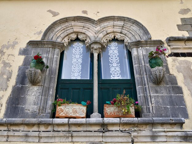 Italia Sicilia Savoca Taormina vecchia pietra bifora