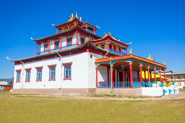 Ivolginsky datsan è il tempio buddista situato vicino alla città di Ulan-Ude in Buriazia, Russia