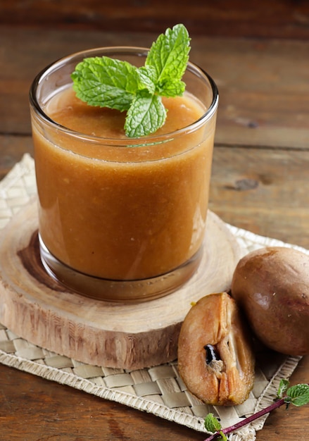 Jus Sawo o succo di sapodilla o chikoo