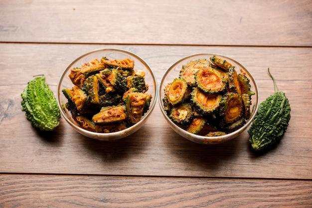 Karela Achar o Sottaceto di zucca amara, ricetta indiana popolare