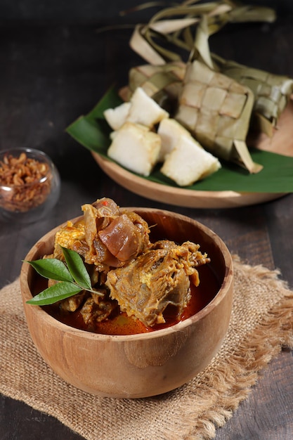Kari Kambing o Gulai Kambing è la tradizionale zuppa di montone al curry dell'Indonesia