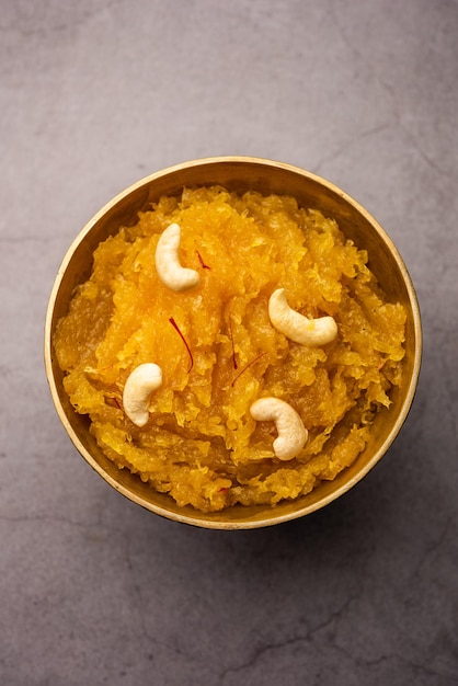 Kashi halwa o kasi halva è uno dei dolci classici e tradizionali del Karnataka a base di zucca di cenere o zucca bianca o kaddu