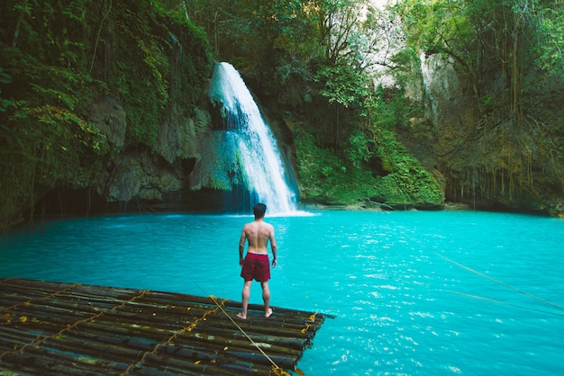 Kawasan Falls a Cebu, Filippine