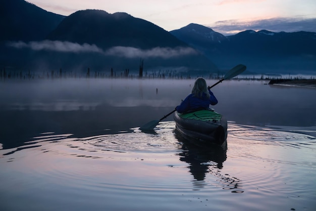 Kayak in un lago