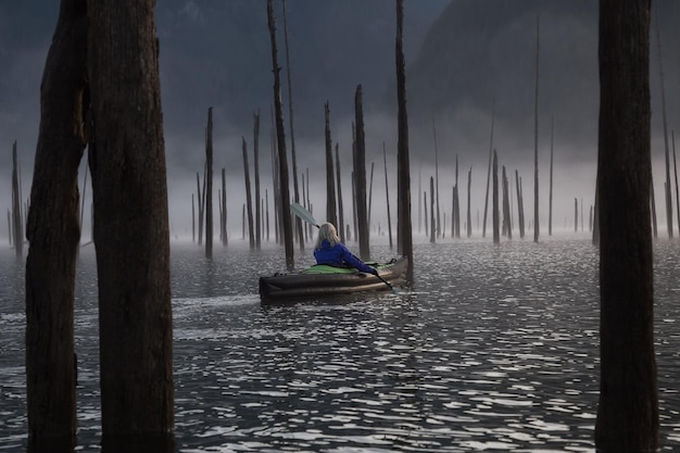 Kayak in un lago