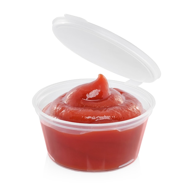 Ketchup in trasparente estrarre il contenitore isolato su sfondo bianco