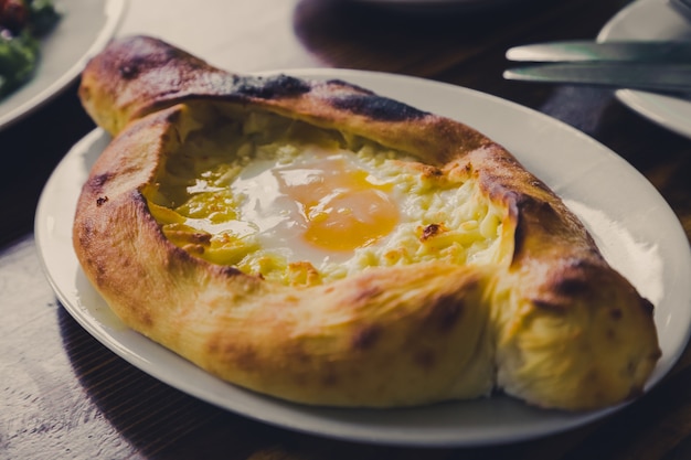 Khachapuri in Adjara, pasticceria, cibo tradizionale