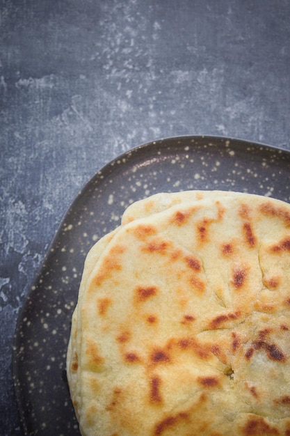 Khychin, tortilla, cibo tradizionale balkar, dorso scuro