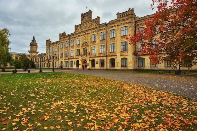 Kiev Ucraina 14 ottobre 2017 Edificio principale dell'Università tecnica nazionale dell'Ucraina