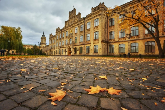 Kiev Ucraina 14 ottobre 2017 Edificio principale dell'Università tecnica nazionale dell'Ucraina