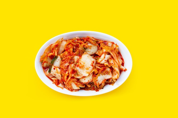Kimchi piatto coreano di verdure fermentate piccanti