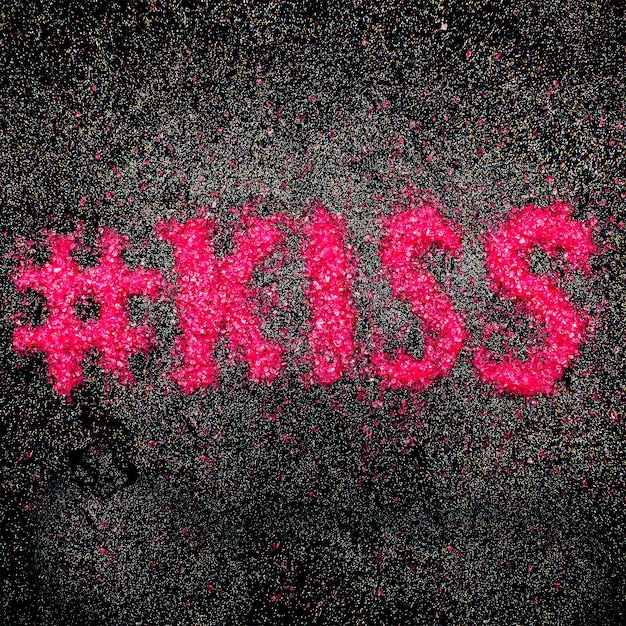 Kiss Text Design minimale di strass