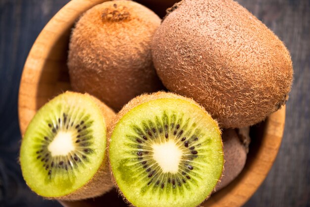 Kiwi in una ciotola