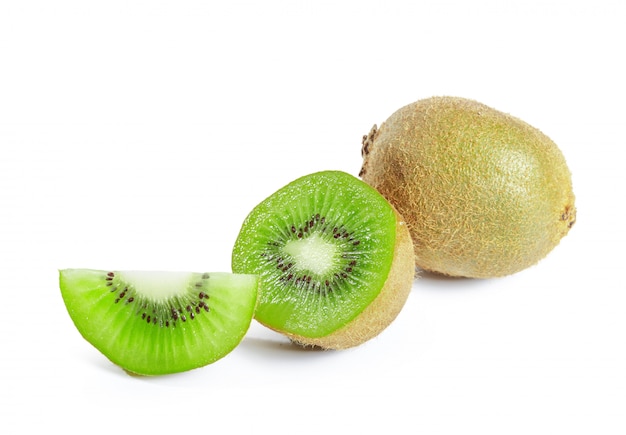 kiwi isolati su bianco