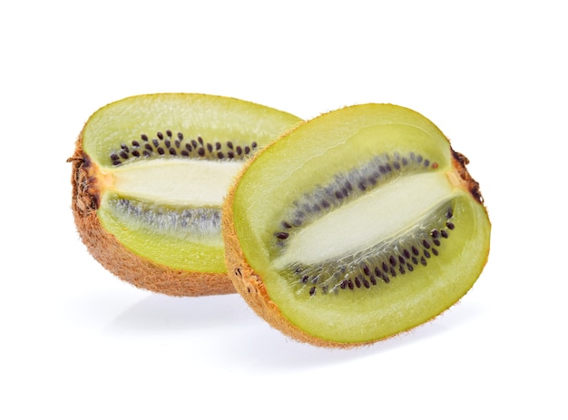 Kiwi isolato su bianco