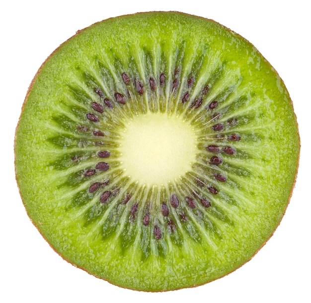 Kiwi isolato su sfondo bianco con tracciato di ritaglio