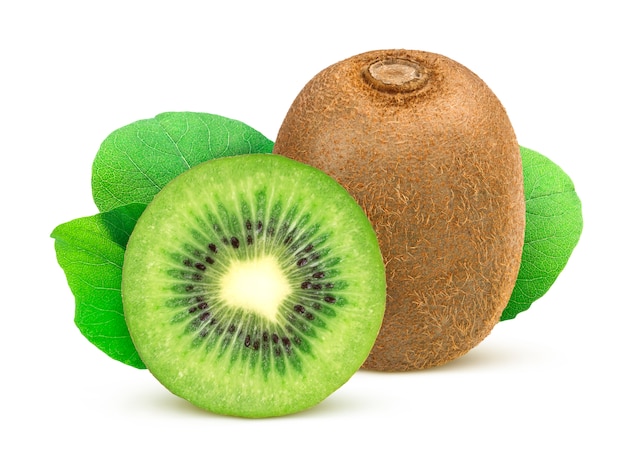 Kiwi. Kiwi intero ed affettato isolato