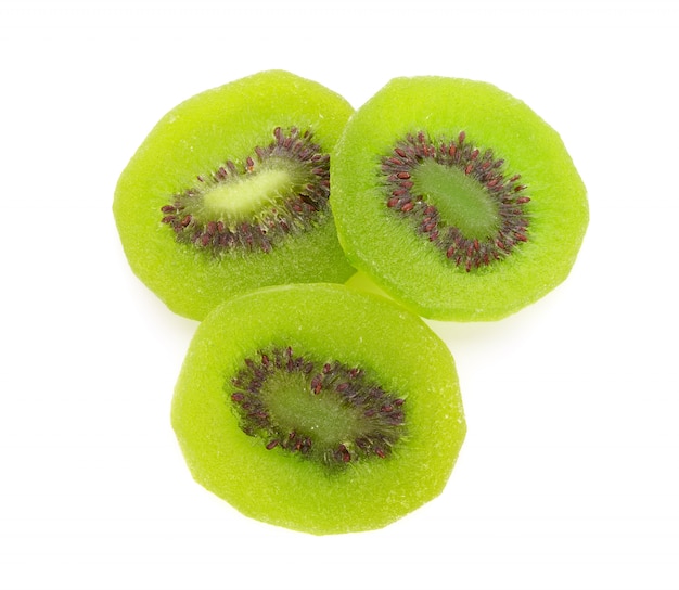 Kiwi secco isolato su sfondo bianco