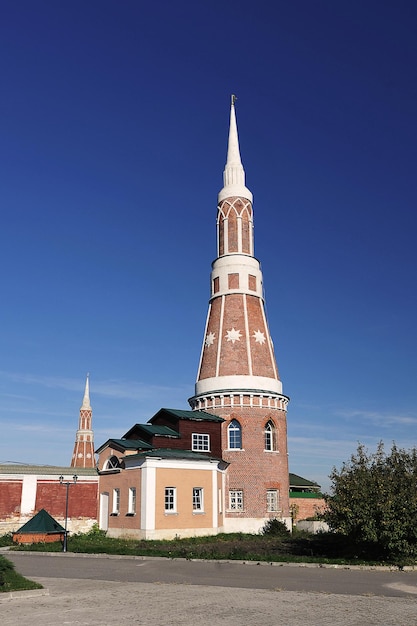 Kolomna, Russia - 9 OTTOBRE 2021: la torre nel Monastero del Monastero dell'Epifania a Kolomna