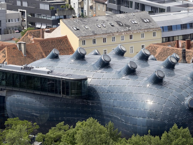 Kunsthaus graz friendly alien Graz austria tetti dettaglio edificio moderno